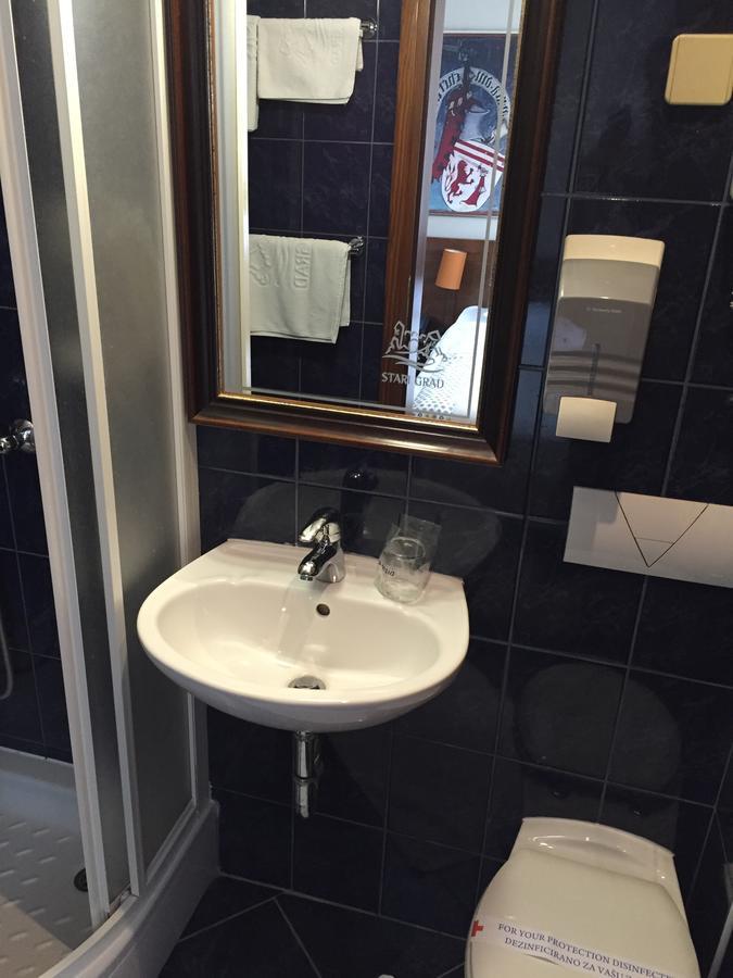 Hotel Stari Grad Яйце Екстериор снимка